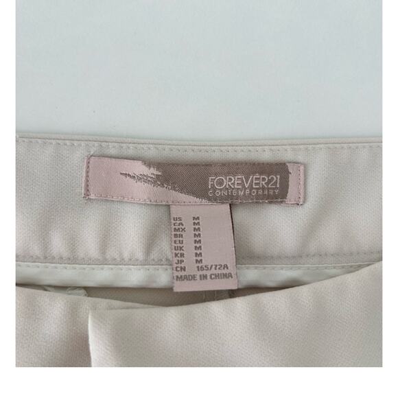 F21 white dress shorts, size M - Picture 2 of 6